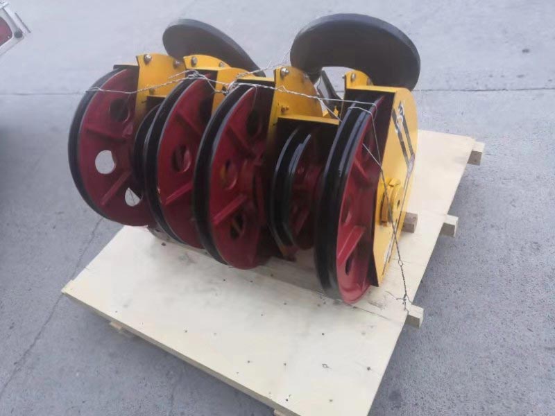 Two sets of 17.5 ton hooks delivered to Pakistan