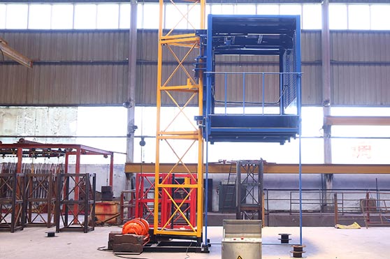 SS120 Construction Material Lift